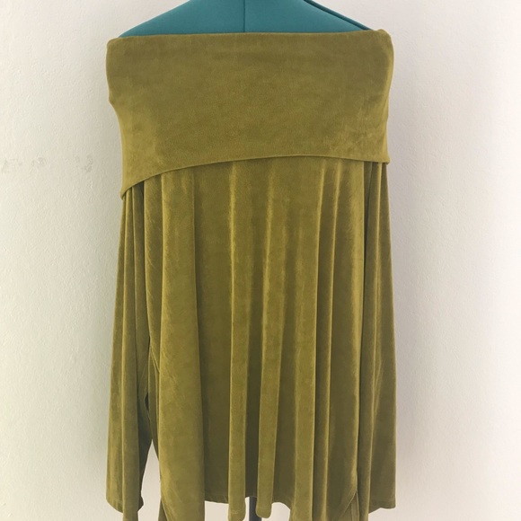Citiknits Tops - SOLD Green Oversized Blouse by Citiknits Size 2X